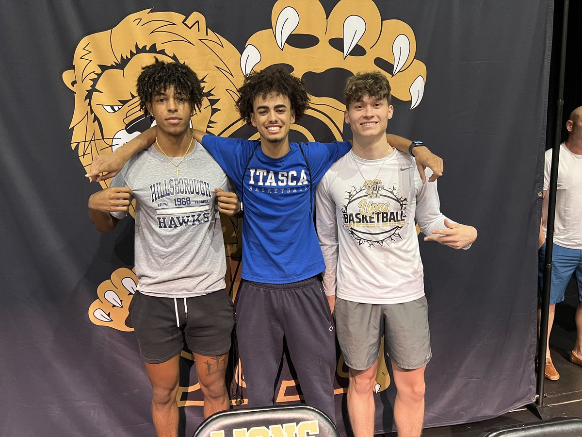 Coachmackrey's tweet photo. College Signing Day @ Olympic Heights

Congrats to All Athletes who signed!

Thanks for all you gave to the program fellas!

Caleb Mackrey @CalebMackrey 

Brady Thomas @bradythomas_fl 

Kyle Dzarnowski @kyle_dzarnowski 

@PBCBBallForum @pbphighschools @oh_athletics @AOIHOOPS https://t.co/S1h2eCgclD