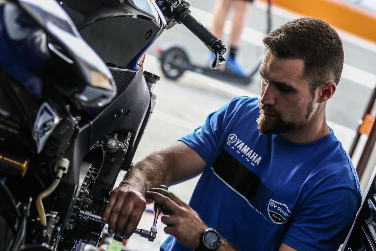 teamgvstratos's tweet photo. Momentos Bahco 🔧🧰
Se apagan los motores y nuestros mecánicos se ponen en marcha, siempre equipados con las mejores herramientas del mercado.
#Bahco #BahcoTools #TeamGVStratos #YamahaRacing https://t.co/kgOfbmQ7kk