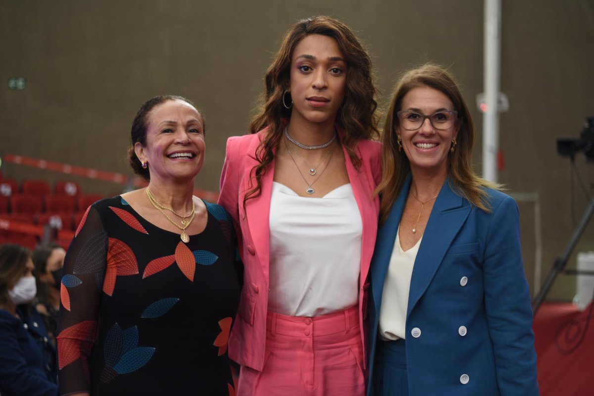ErikakHilton's tweet photo. EM BRASÍLIA, no @TSEjusbr, com diversas mulheres, no Seminário da Justiça Eleitoral #ParticipaMulher, debatendo a "Importância da Participação Feminina na Política considerando as Interseccionalidades" #MulheresNaPolítica https://t.co/hSvSjUx7ap