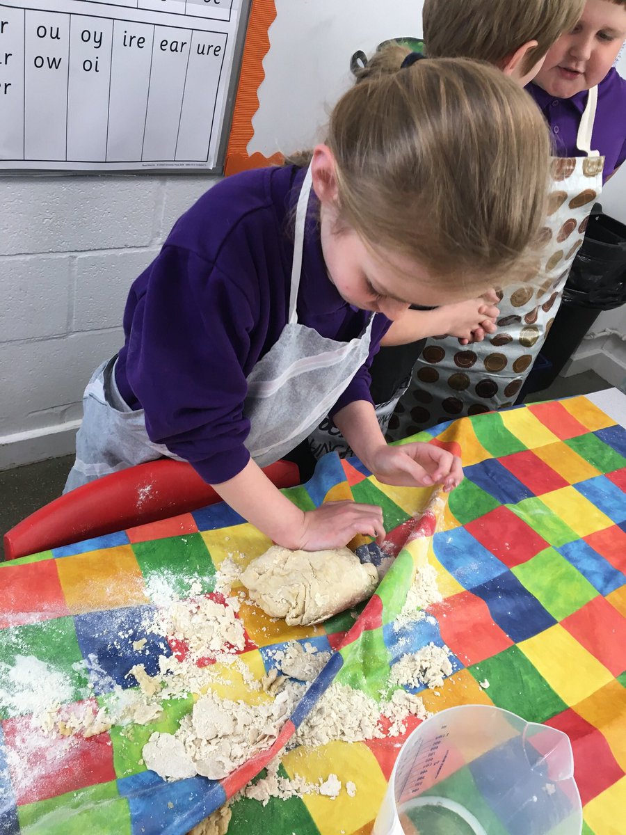 MissTyson12's tweet photo. Y4 enjoyed our Ancient Egypt day. We baked flat bread, made death masks and researched some of the gods and goddesses they worshipped. @AlthorpeKeadby https://t.co/w2uLDiPrMe