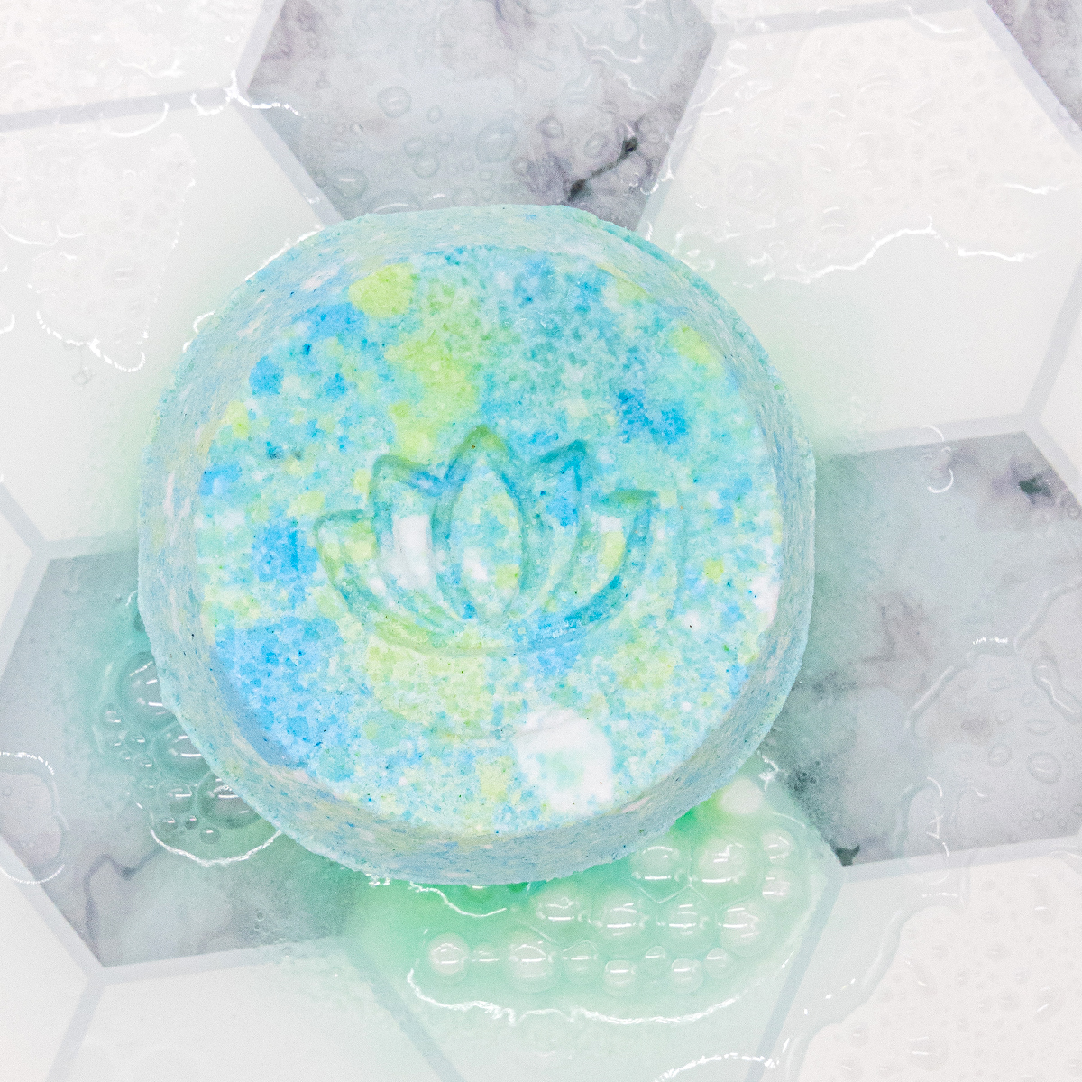 BasinFresh's tweet image. Add some calm to your day with Relaxation Shower Bomb! Gentle notes of marine fresh florals, jasmine, and musk are soothing and nostaglic... 🌼🚿 tinyurl.com/27ud7yj2