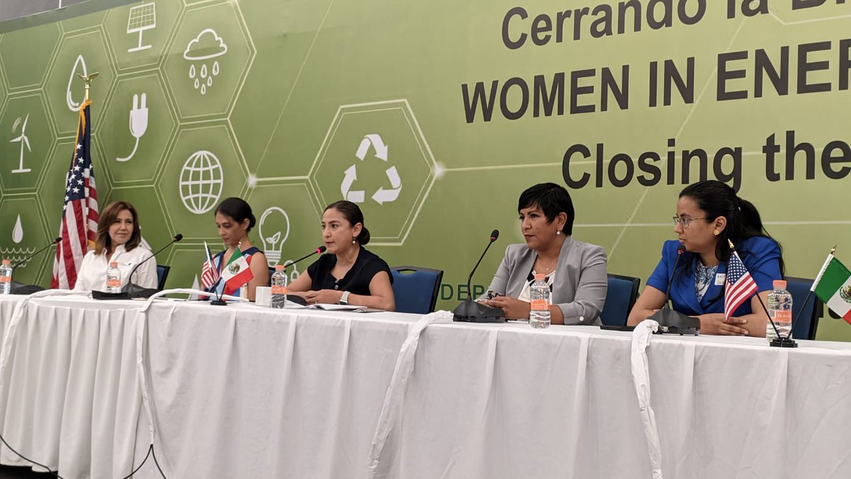 cceoficialmx's tweet photo. "Nosotros implementamos la estrategia de educación #STEM para desarrollar la fuerza laboral del futuro y asegurar el acceso e inclusión a nuestros colaboradores y colaboradoras".- Marisela Linares-Mendoza, @PNNLab. #MujeresEnEnergía https://t.co/5kJcfLPcAb