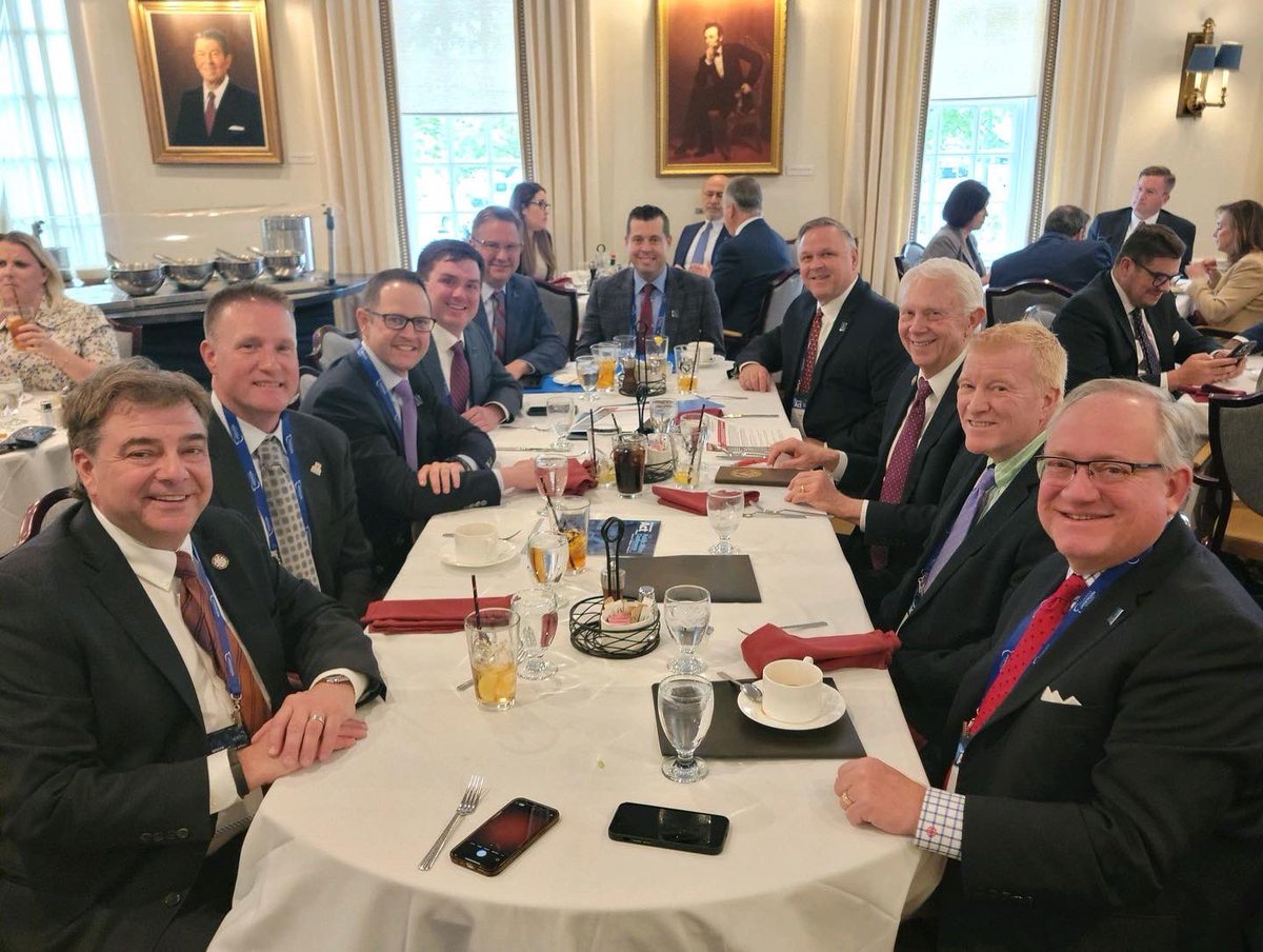 TheOfficialMRLA's tweet photo. MRLA staff, board members, owners and operator are in Washington DC this week for the @WeRRestaurants Public Affairs Conference advocating for our hospitality industry! #ValueVisionVoice https://t.co/cjCc1JouEb