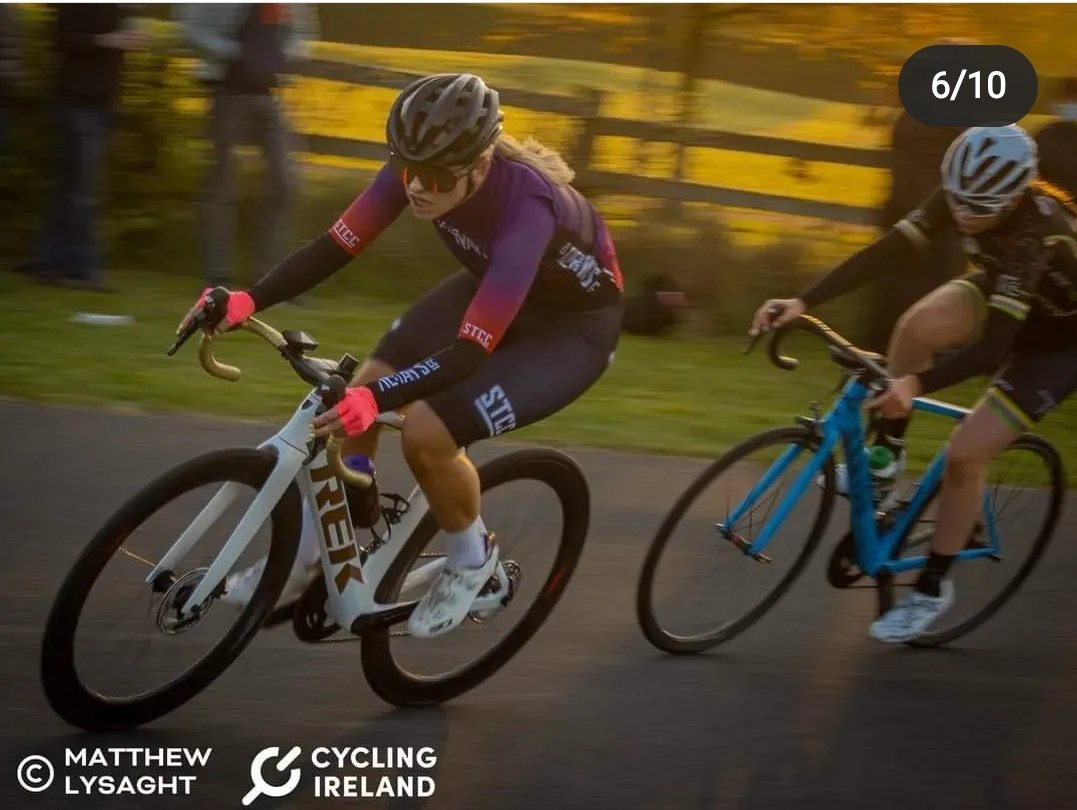 Kate Earlie in action at the @orwellwheelers women's league. 📸 @matthewlysaght .
.
.
.
.
.
#bikeracing #racing #cycling #sttiernanscc #corcaghpark #cyclingireland