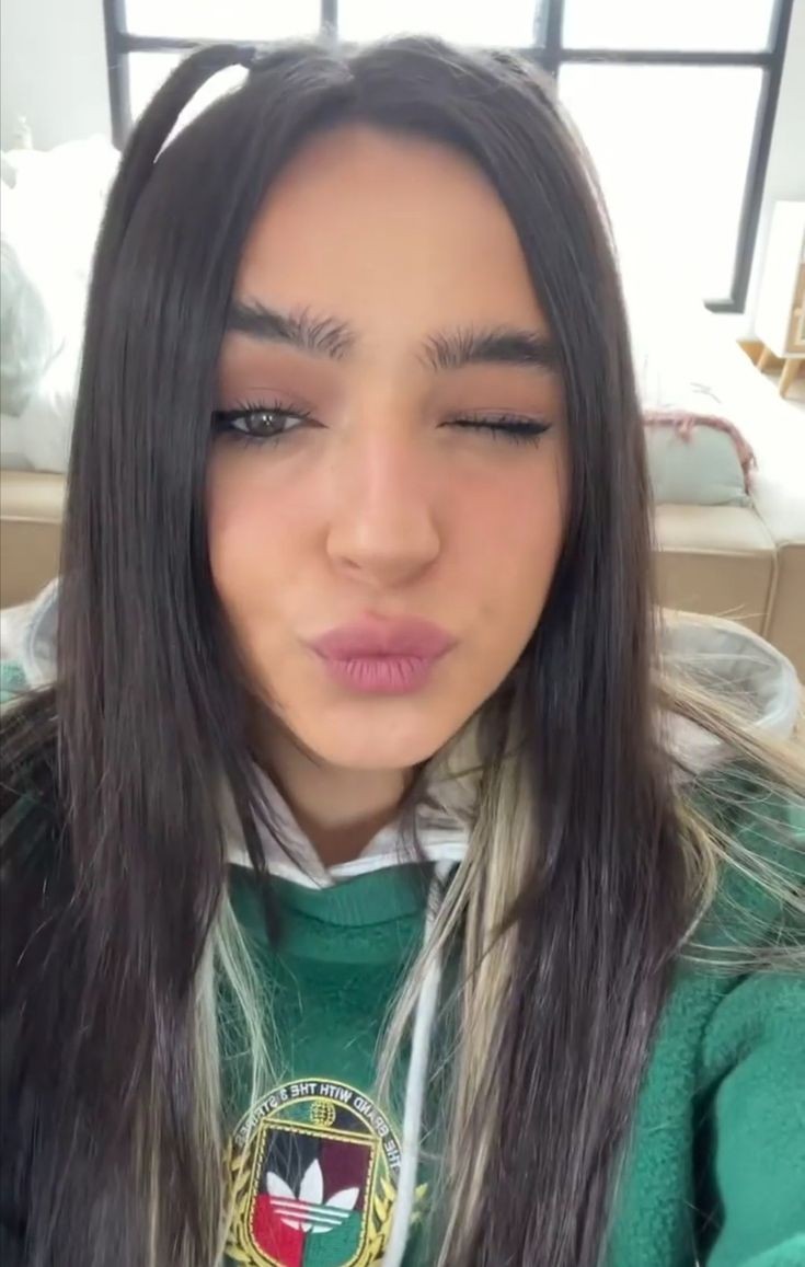 pochethinking's tweet image. princess