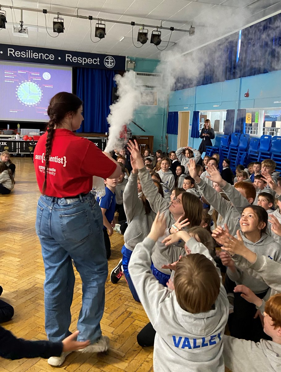 valleygardensnt's tweet photo. Huge thanks to the fantastic STEM Ambassadors from Newcastle University @STEMNewcastle for our exciting 'Story of Earth' assembly. We loved it! 👩‍🔬🧪
#vgmsy5 #vgmsscience https://t.co/mlf6I6Tz3Z