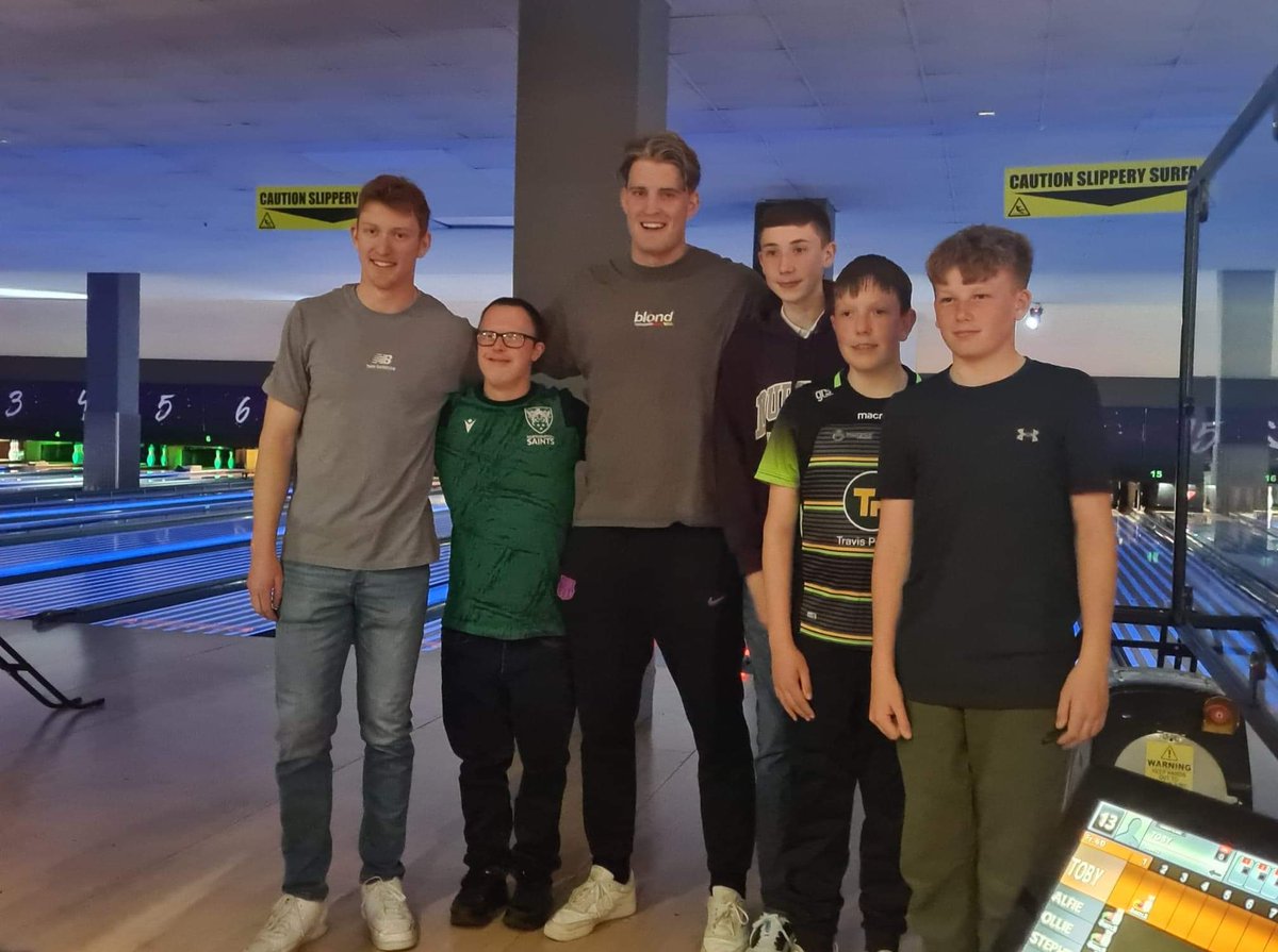 heath_clare's tweet photo. Huge thanks to @j_d_fish for organising a great night bowling this evening with @_GeorgeHendy @ajccoles @ehren_painter all in aid of @SaintsFdation. We all had a fantastic time despite the fact that some of us were rubbish. For the record, I have other talents! https://t.co/uQnFIv2iW0