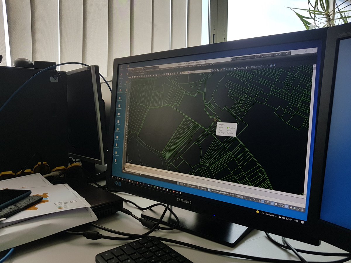 Journée de travail à la base archeo <a href="/Inrap/">Inrap</a> de Fontenay avec Pascal Vialet, <a href="/simogrosso97/">simone grosso</a> et Thomas Vigneau du service archéo du CD-85 pour discuter photos aériennes, cadastre ancien et base de données des faits archéologiques planimetriques constituée avec talent par P. Vialet!