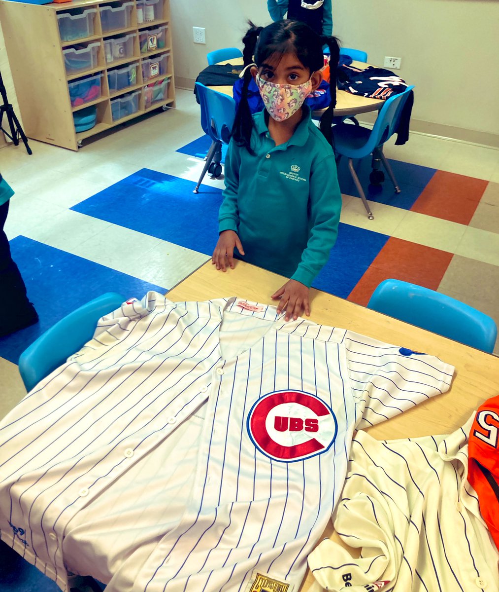 BISCLPYear1's tweet image. The #terrifictigers had so much fun during their Entry Point today looking at clues to guess what their new topic is…and found lots of Chicago Sports memorabilia! They also watched some famous Chicago sporting moments. What could our new topic be? ⚾️ 🏒@BISCLincolnPark @The_IPC