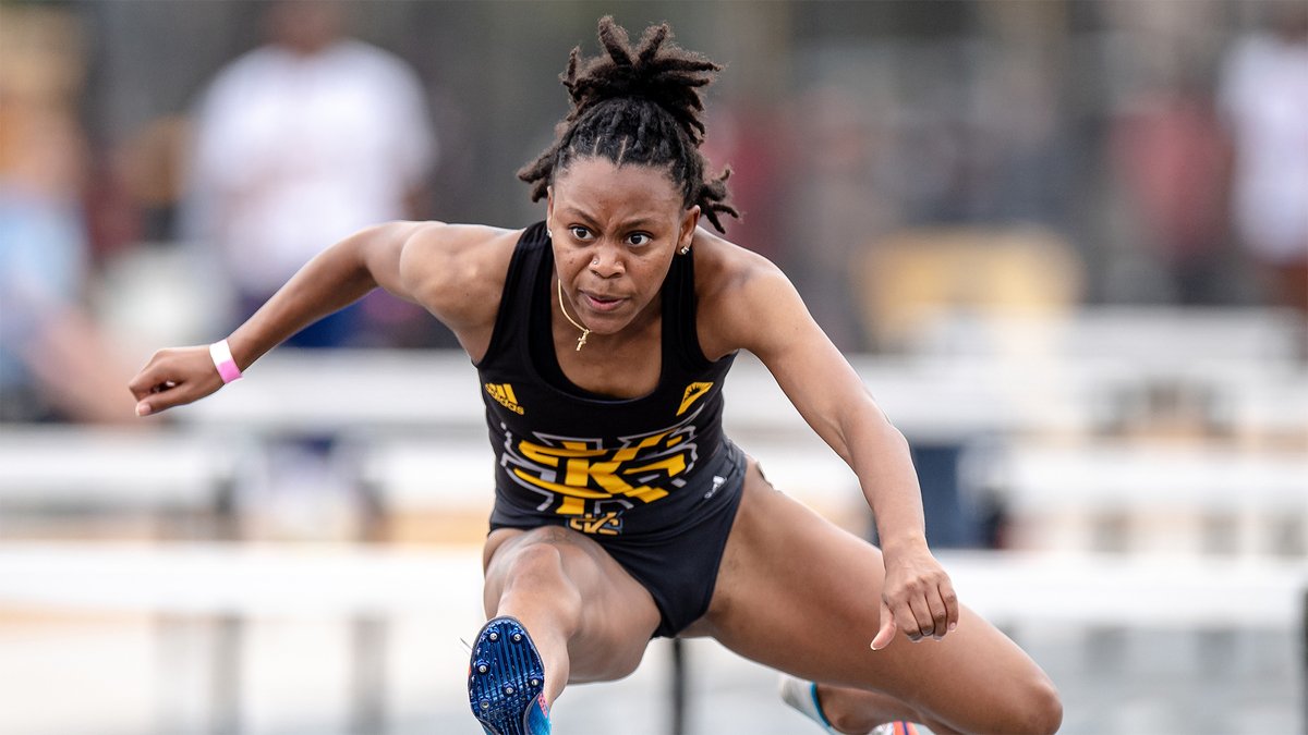 KSUOwlsTrackXC's tweet photo. The Owls will compete at Penn Relays (April 28) and the Torrin Lawrence Memorial (April 29-30)!

🗞️ https://t.co/I4Bu4DjhiR

#OneKS🦉| #ThinkBigger https://t.co/LZZiCFmVx8