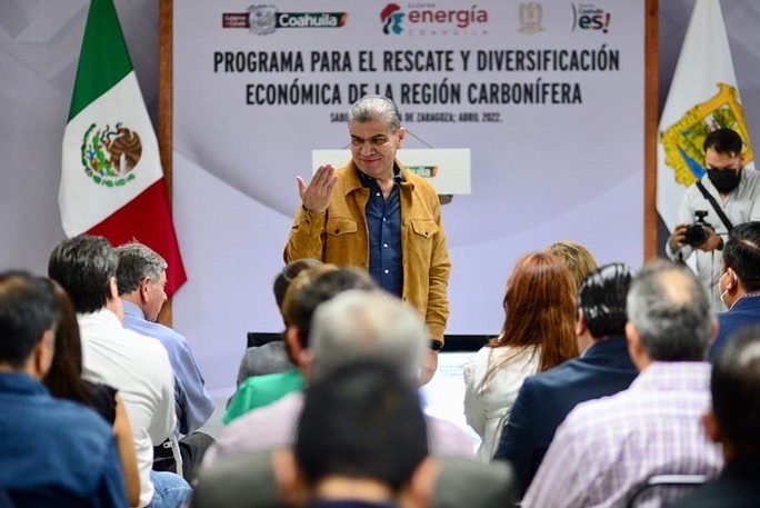 mrikelme's tweet photo. En #Sabinas, dimos seguimiento a los avances del Programa para el Rescate y Diversificación Económica de la #RegiónCarbonífera 📈. (1/3) https://t.co/3FoBuvPbuH