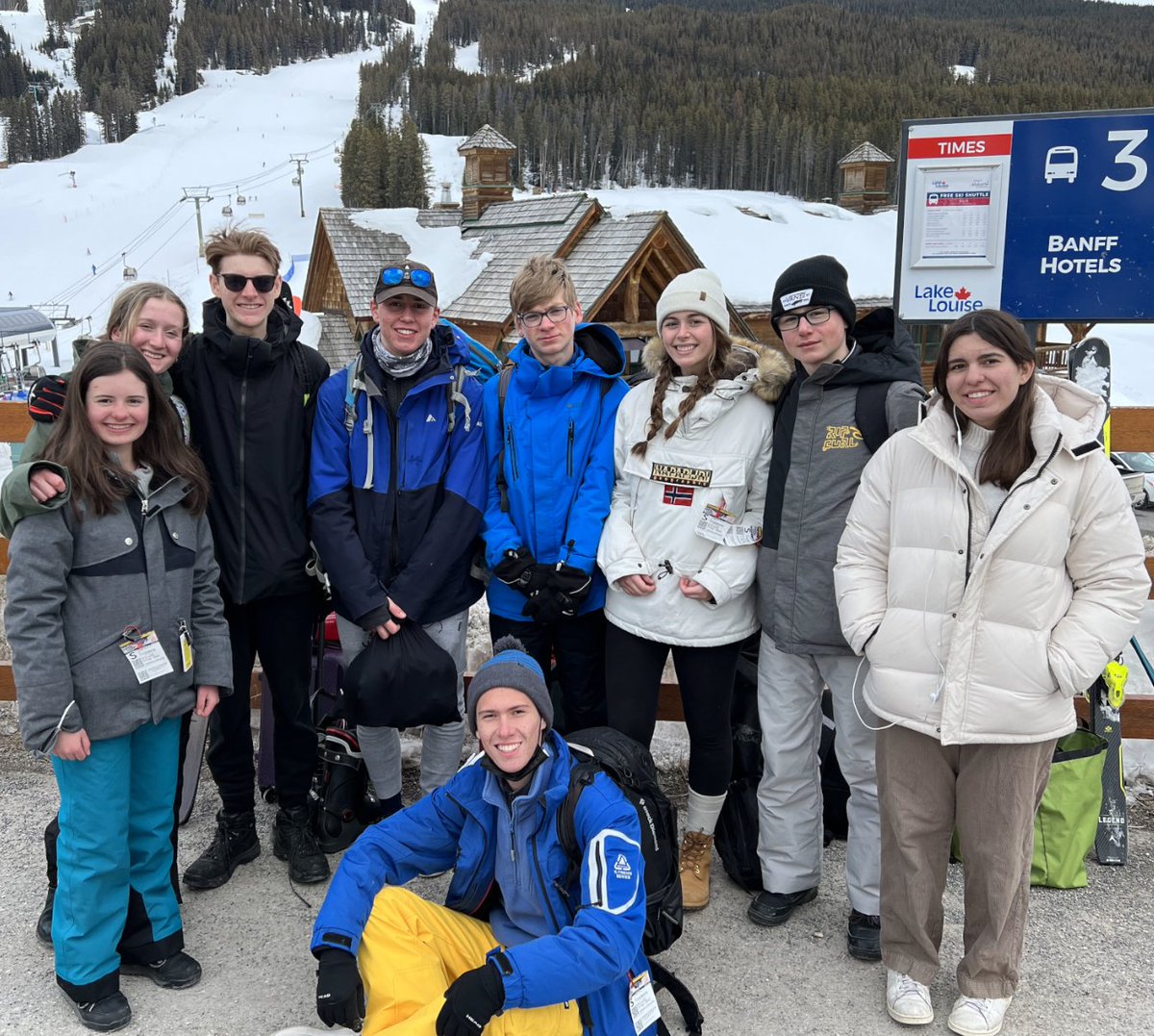 LyceeCalgary's tweet image. Our grade 11 students had a wonderful time earlier this month at @SkiLouise in the #canadian #rockymountains! 🎿🎿🎿 

#studyabroad #frenchschool #lyceecalgary #frenchschoolyyc #yycfrench