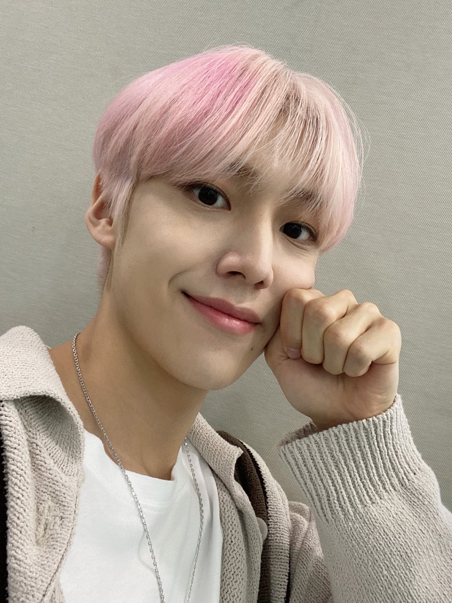 LeeEunsang_Br's tweet photo. #MENPA • Fotos de EUNSANG da Mention Party do YOUNITE

#이은상 #LeeEunSang #BRANDNEWMUSIC @YOUNITE_offcl #EUNSANG #YOUNITE @YOUNITE_twt #YOUNI_BIRTH #1of9 https://t.co/zeFWv7GKcH