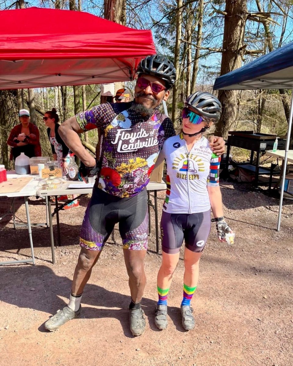 If <a href="/coreythecourier/">Corey W Hilliard</a>'s several hundred mile fixed-gear rides don't turn heads, his fashion sure will. Great to see those Colorado wildflowers blooming across the country 🌸