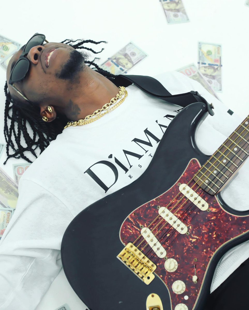 thepriceway's tweet photo. He Must Be A Rockstar The Way He Pulling Strings🤘🏾💎
New Content Coming soon with @nobleink_ 🎞🎬
#slumbaby #intrudergang #thepriceway #foryou #foryoupage #diamantilifestyle #fashion #artistsoninstagram #artistofinstagram #songwriter #rockstar #trending #viral https://t.co/yIPL6QhILb