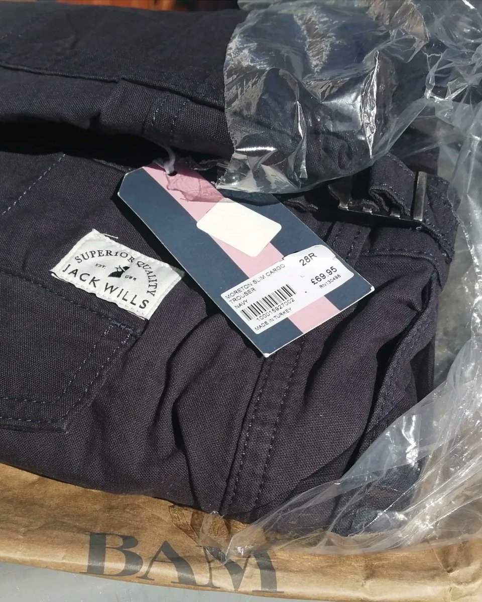 SharewearUK's tweet photo. "I arrived with just a small backpack and now have a full set of clothes"
A @bam_clothing customer made such a difference to this young man from Ukraine today. Find out how here
https://t.co/Itsfq3BqeI
#mybamcommunity
#Ukraine
#supportingrefugees
#RightToClothing
#NothingToWear https://t.co/onak1bHmA8