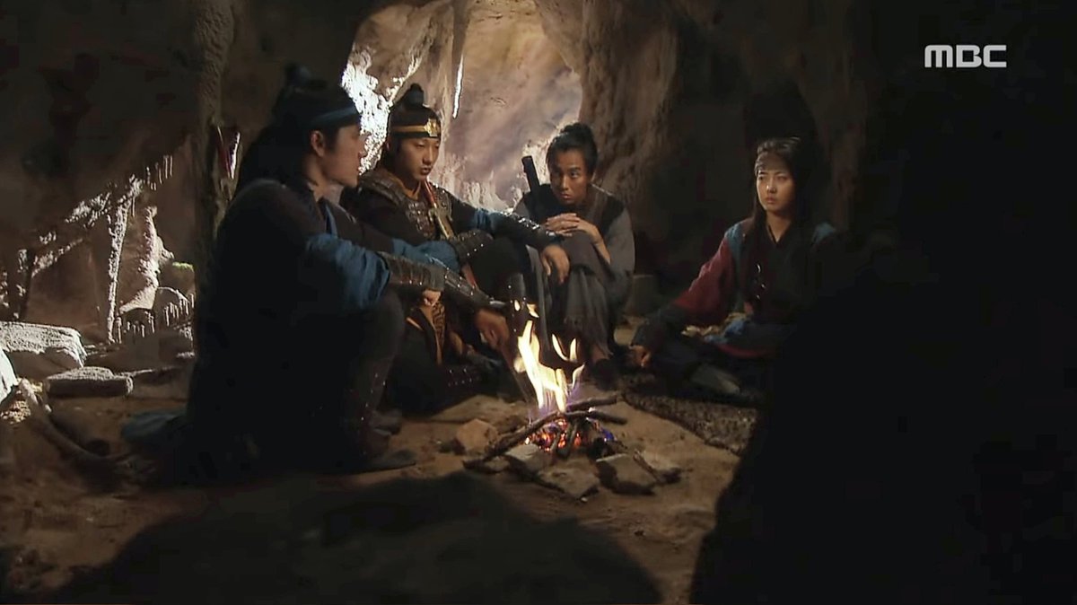 bromancefanatic's tweet photo. This was so cute and symbolised how these four literally rised from the ashes. But their conflict later on ๐.
#QUEENSEONDEOK
#thegreatqueenseondeok
#Deokman #Bidam #Yushin #Alcheon https://t.co/Mla4BV1jNg