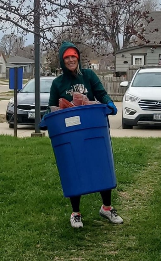 Here are some more “Volunteers in Action”!
 
Spreetail volunteers assisted with projects at our Family Works program, as well as helping our Homeless Street Outreach team. Thank you, <a href="/wearespreetail/">We Are Spreetail</a>! 

To join great volunteers like these, visit: bit.ly/HFSVP