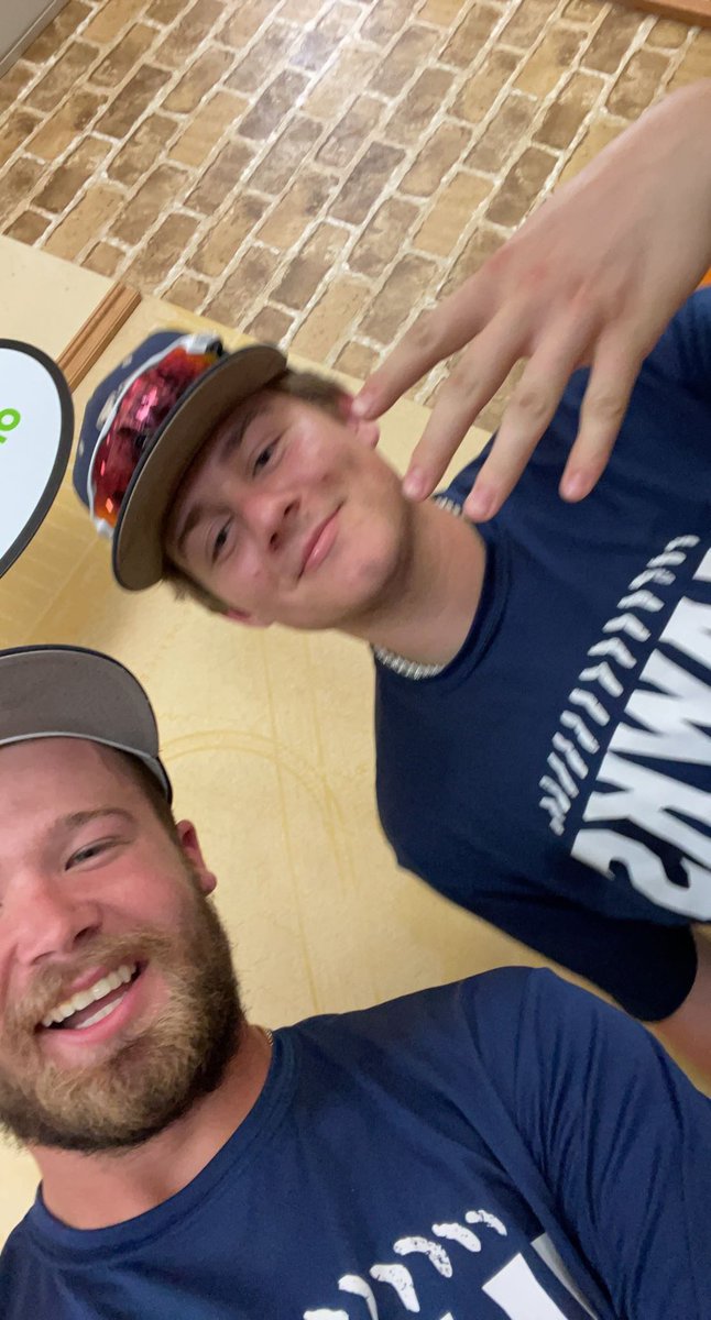 Wyatt Smith has been killed by Hunter Hill from the Bed Wetterz. 1 point goes to the Bed Wetterz.