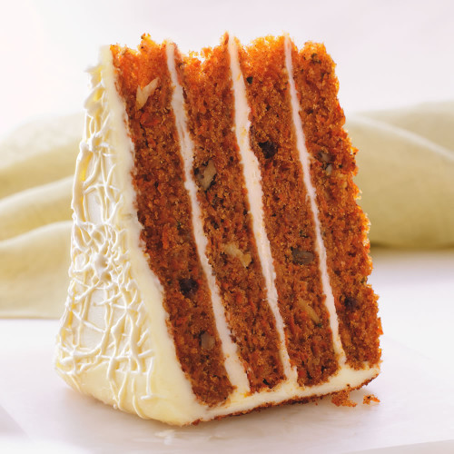 lulusvannuys's tweet photo. Who's ready for dessert? Layer upon layer of dark moist #carrotcake all studded with raisins, walnuts and pineapple. Finished with smooth cream cheese icing and a drizzle of white chocolate ganache.

#dessert #bakery #vannuys https://t.co/upC0SUCPn0