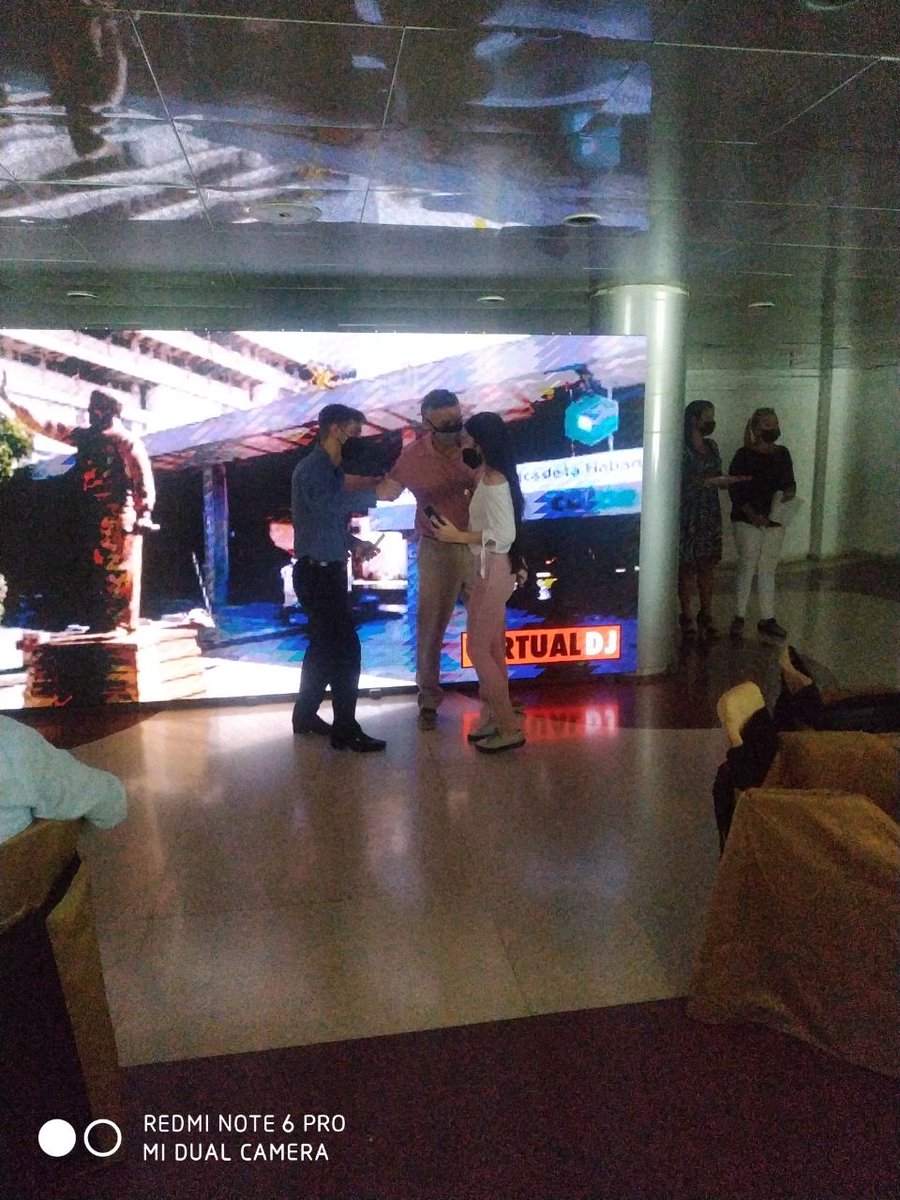 Se entrega títulos a los nuevos doctores de <a href="/CujaeInf/">Inf_CUJAE</a> Cynthia y Jorgito
Muchas Felicidades
Excelente trabajo del Programa de formación doctoral de <a href="/CujaeInf/">Inf_CUJAE</a>
Felicidades al turores
<a href="/AleRoseteS/">Alejandro Rosete Suárez</a> @HumbeDiazCUJAE <a href="/CujaeRedSocial/">Universidad Tecnológica de La Habana</a>