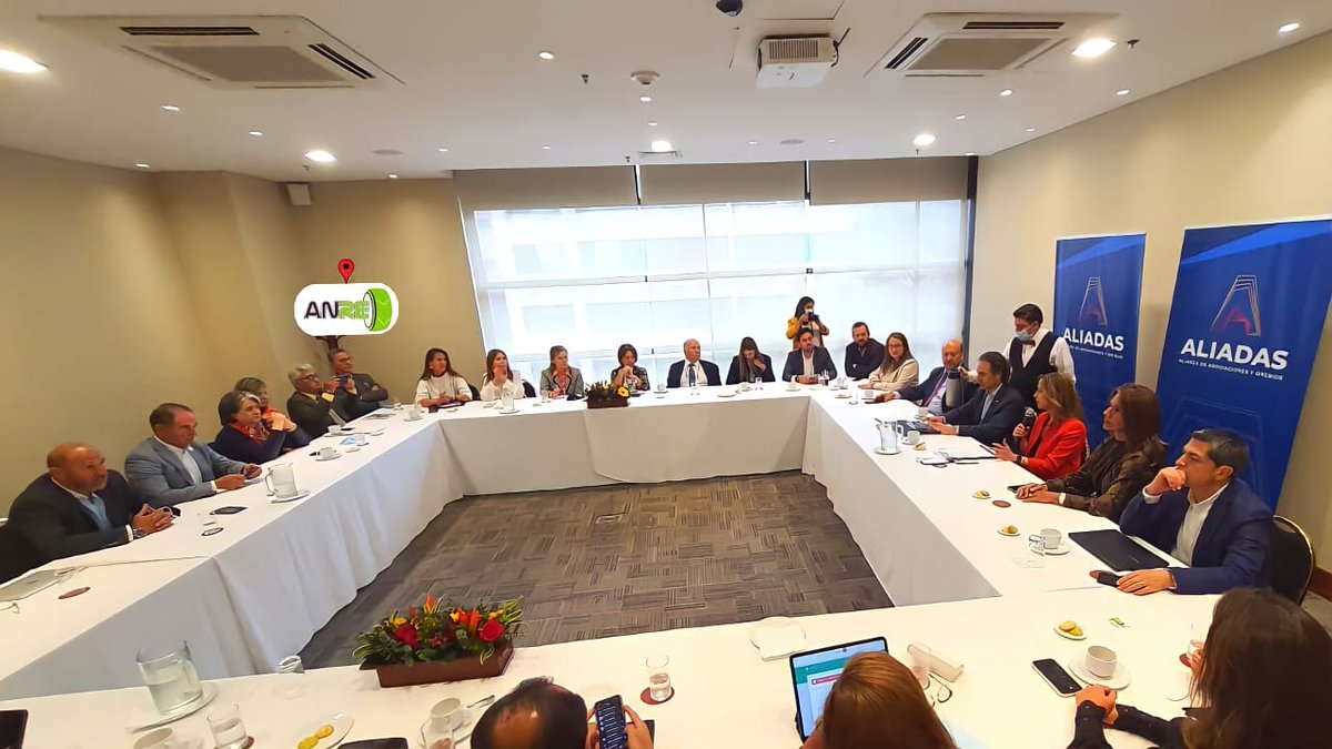 anreoficial's tweet photo. #ANRE presente con #Aliadas - Alianza de Asociaciones y Gremios abriendo espacios para hablar de los grandes desafíos de los empresarios y de Colombia. 👏🤝👏 https://t.co/PI5qsBgsCA