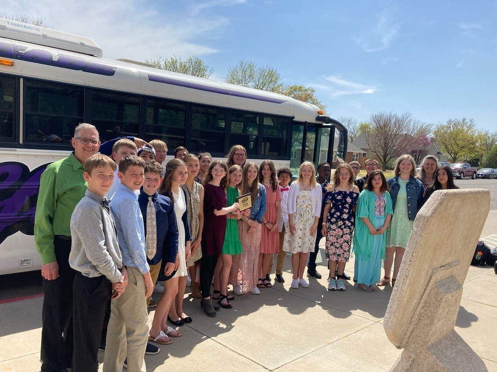 MeadeBuffaloes's tweet photo. Congratulations to our Meade Junior High Choir on receiving a 1 rating at the SPIAA League Music Festival today! Job well done! Our choir instructor is Mr. Rempel. They are accompanied by Mrs. Angie Reimer.
#WeR226 #MeadeBuffaloes #MJHMusic https://t.co/qQhqgD0gmo