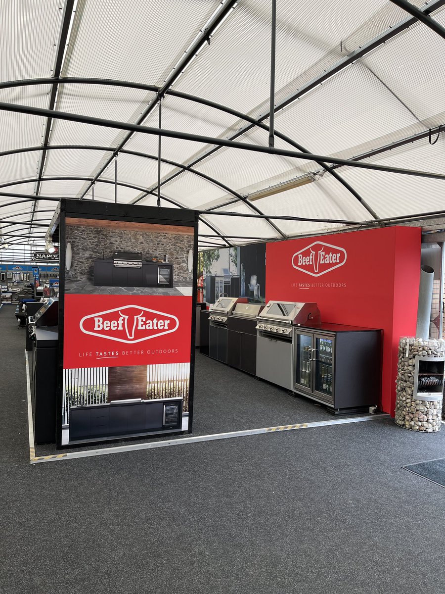 TheExpoTeam's tweet photo. #fixuplooksharp Xpo Team refreshing concessions for #beefeater #LifeTastesBetterOutdoors.  Especially with one of these bad boy outdoor kitchens! 🥩🌽🧅🌶🍅🫑🧄🍔🥗☀️  #bbq #retailspaces #fitout #GlobalXpo https://t.co/mw1t4PRTIx