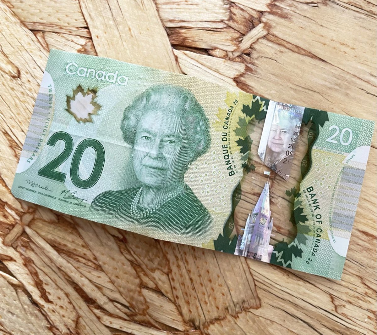 TysonDory's tweet photo. Check it out! The new Canadian $5.00 bill was just released and it’s actually pretty cool! … https://t.co/gC6LzCtB35