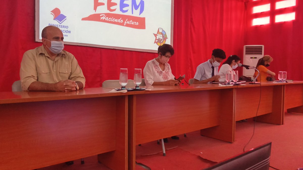 Eugeniocubano's tweet photo. Convoca la Ministra de Educación Ena Elsa Velázquez Cobiella ha trabajar unidos en la implementación de la estrategia de atención a los IPVCE https://t.co/nC29rbbnB2