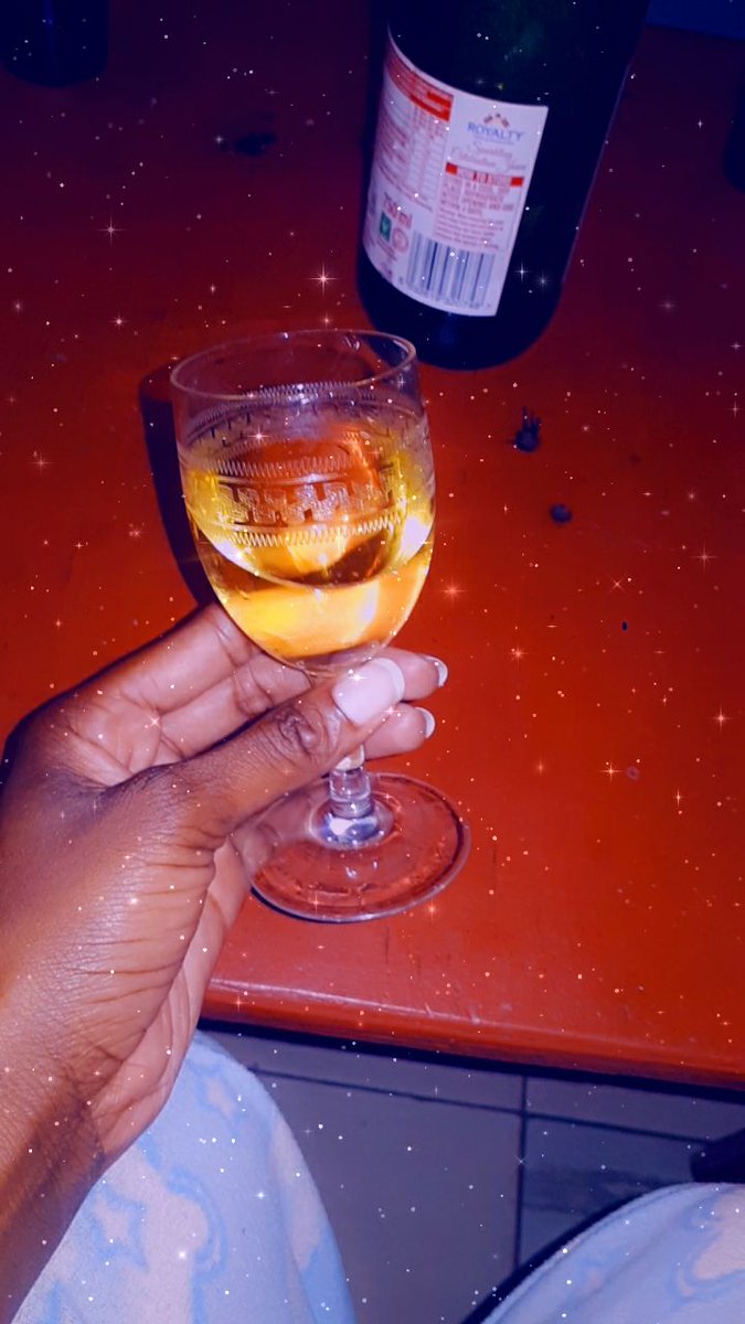Ester1Abraham's tweet photo. Such a life....🥂🤞😋🤞 https://t.co/cOcZMLxyfv