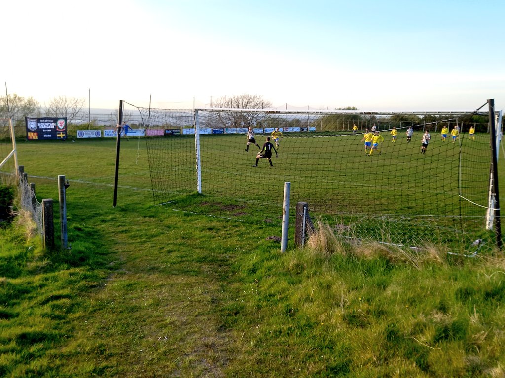 christopher tweet media