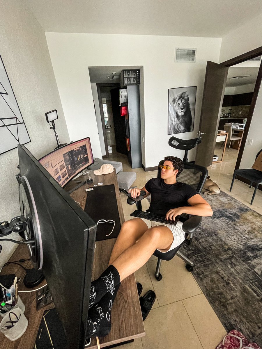 Adam Praverse tweet media