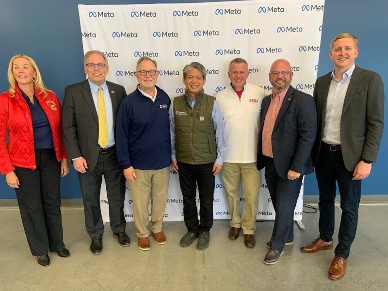 ComEd's tweet image. Congratulations to @Meta on the expansion of their DeKalb data center! With this expansion, the DeKalb data center is leading an industry trend of companies looking to the region to sustainably meet their business needs, while creating jobs &amp;amp; economic opportunity in the process.