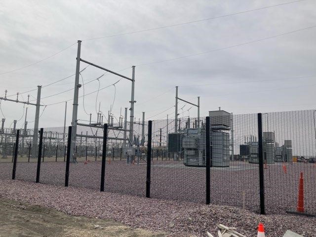 ComEd's tweet image. Congratulations to @Meta on the expansion of their DeKalb data center! With this expansion, the DeKalb data center is leading an industry trend of companies looking to the region to sustainably meet their business needs, while creating jobs &amp;amp; economic opportunity in the process.