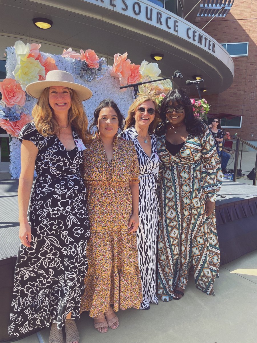 modaunfiltered's tweet photo. So special to share the stage with my mentee, Priscilla, at the WELI spring event at @HartnellCollege. I first met Priscilla around the time I starting thinking about writing #MyMotherNextDoor. As we all know, the path isn’t always straightforward! #womensupportingwomen https://t.co/qsYcedekcv