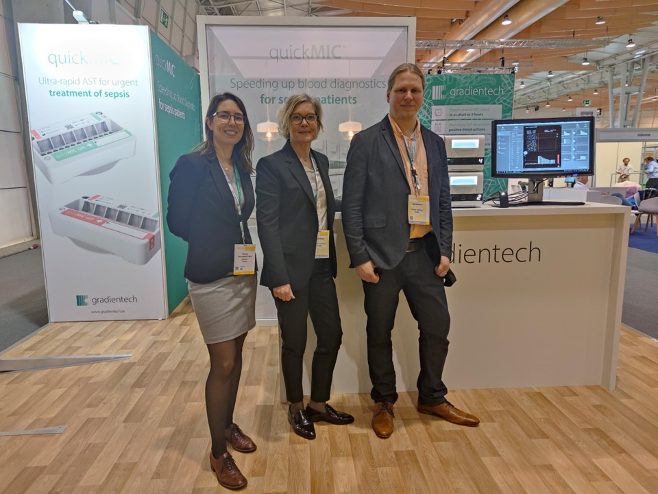Gradientech's tweet image. Thank you everyone for visiting the #Gradientech booth at #ECCMID2022 and for letting us demo our #QuickMIC AST system to you! ECCMID has ended for this year...the Gradientech team is already looking forward to Copenhagen! But enjoying Lisbon before leaving!