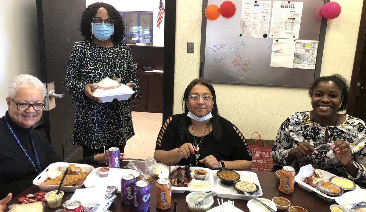 EmilyMe10531515's tweet photo. A little Afternoon Delight for the ladies that Bring Their A Game Everyday ❤️ Administrative Assistant Day at Ross Elem. #FirstFacesYouSee #RossRocks @TeamHISD @HISDFACE @AhmeshaG @HISDChoice @ray4d_thebetsy @RossWraparound @jeannedweido @learngrowDC @HoustonISD @tuwest https://t.co/mvaTSV1idq