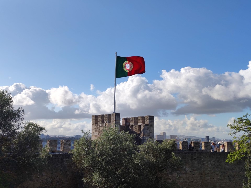 Gradientech's tweet image. Thank you everyone for visiting the #Gradientech booth at #ECCMID2022 and for letting us demo our #QuickMIC AST system to you! ECCMID has ended for this year...the Gradientech team is already looking forward to Copenhagen! But enjoying Lisbon before leaving!