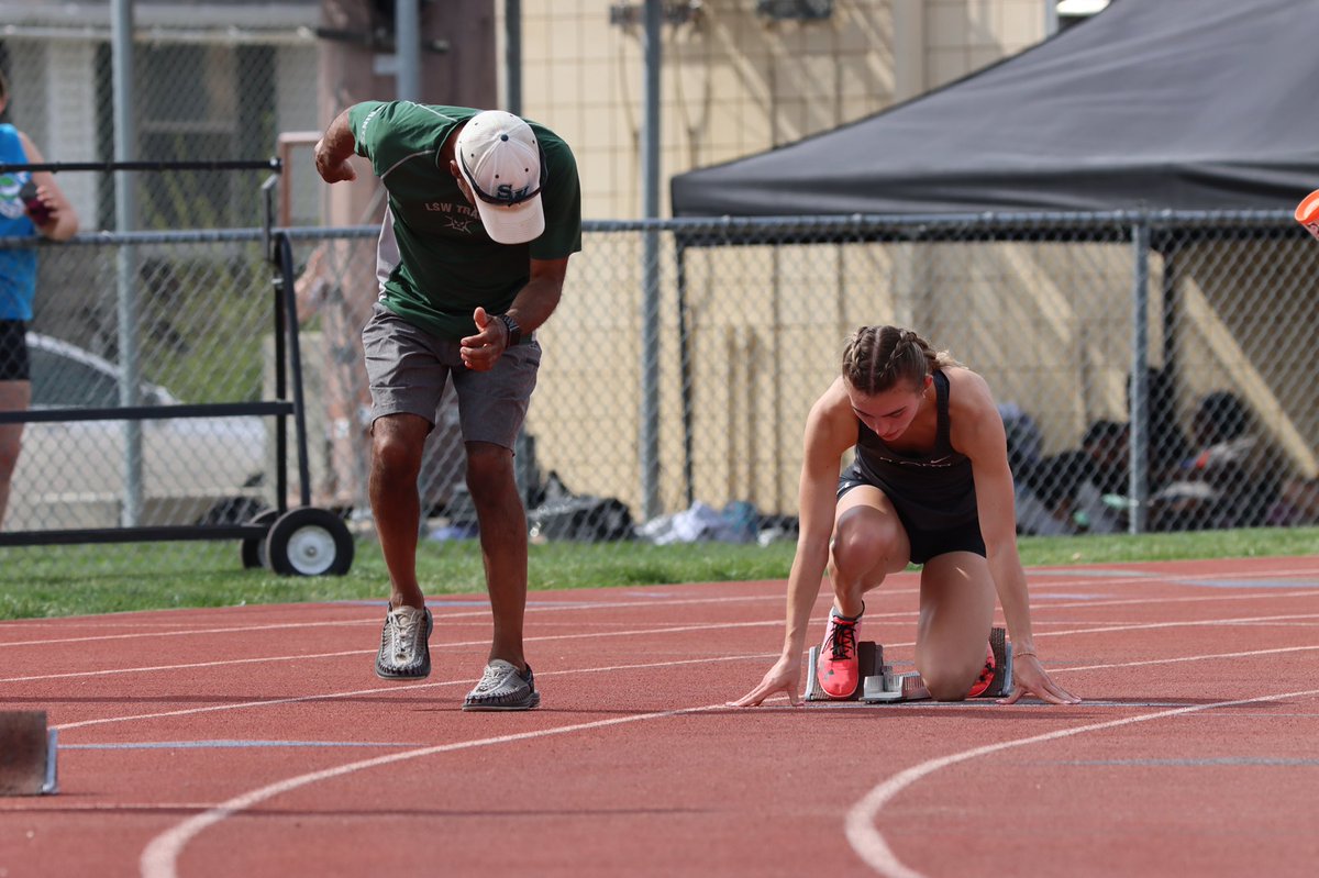 PrepRunningNerd's tweet photo. Wow. Brianna Rinn was getting instructions on how to use the blocks immediately before her 400 heat went off. She then took first in 58.51, the top time in Class A. https://t.co/SOxyvr4Wb4
