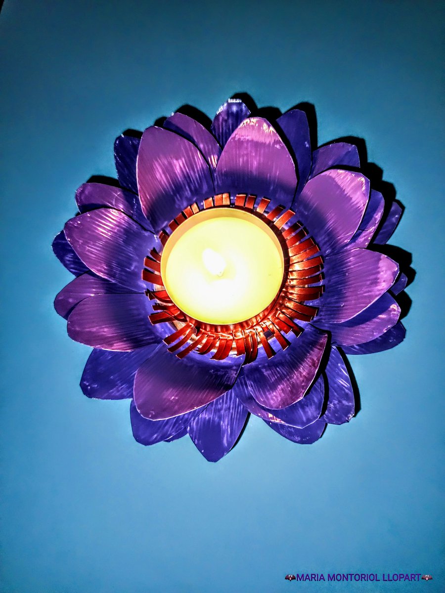 🕯️Avui encenem una espelma per totes les persones que han mort per l'ignorat TRASTORN DISFÒRIC PREMENSTRUAL o han vist truncades les seves vides per aquesta causa.

Sempre amb vosaltres