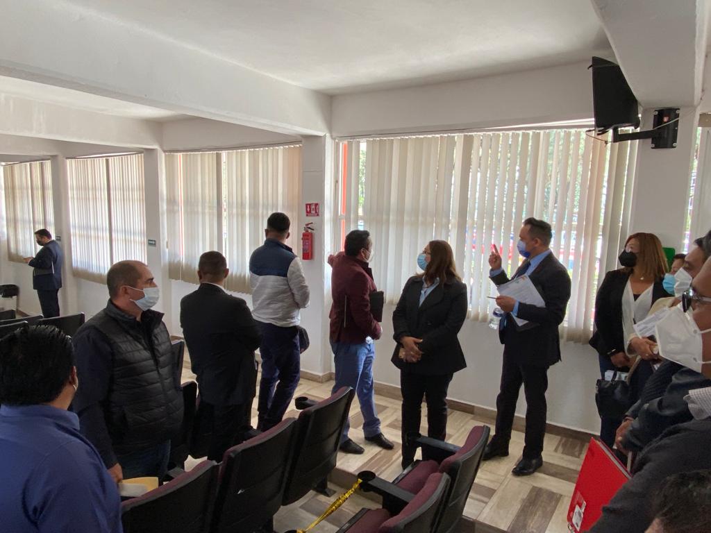 Edomex_TBC's tweet photo. Reunión de trabajo, Subsecretaría de EMS, DGEMS, DGFAEMS, DTBC, Subdirectores y 25 Coordinadores de zona TBC, presentación de nuestra Directora la Mtra.  Martha Verónica Ramírez Blancas @geramonro05 @israeljeronimol @SEMSedomex @hectorhesilva @HectorUlisesCG1 @VeronicaRB04 https://t.co/4n2m7RhBky