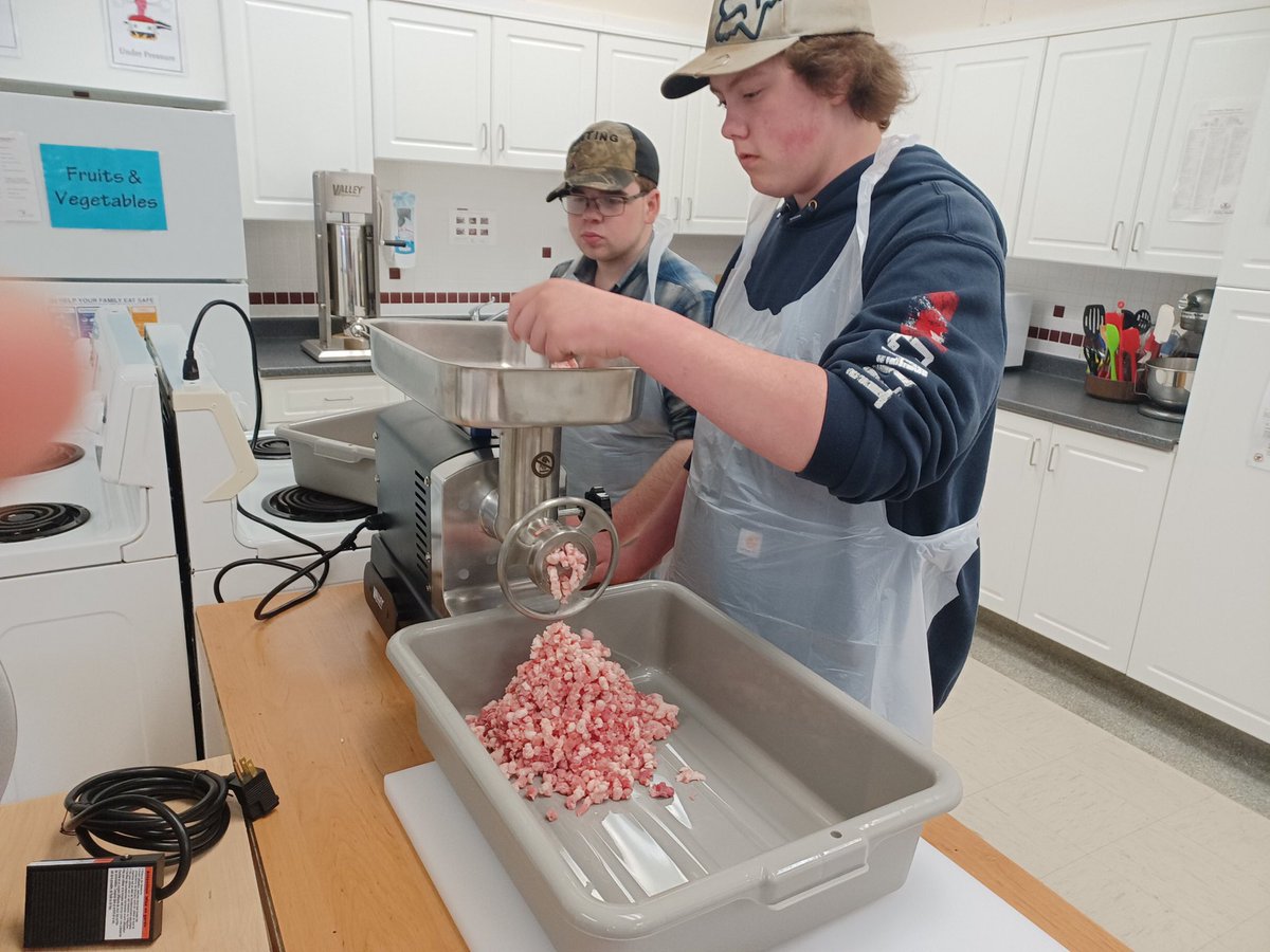 TroyMaracle's tweet photo. WOW! What a day @NHHSRocks Our first meat cutting and preparation course!  This awesome opportunity came through the partnership between OYAP and the Indigenous Education team at @HPEschools https://t.co/TUjWpubHu5
