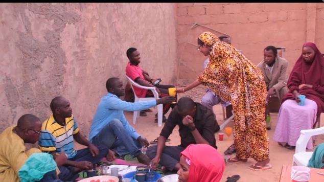 AcmefOng's tweet photo. La Presidente de l'ONG ACMEF  Mme Fatou a offert le 19 Avril un #iftar  à l’honneur de ses membres et de plusieurs invités  à l'occasion du mois béni de #Ramadan dans leur bureau de Zinder. C’était aussi l’occasion pour nouer de relations de solidarité et de convivialité https://t.co/p1ulfnclpU