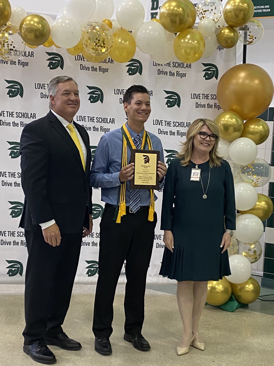 Awesome Honors Breakfast this morning ⁦@NewmanSmithHS⁩!! Proud of our scholars! #cfbproud ⁦@CFBISD⁩