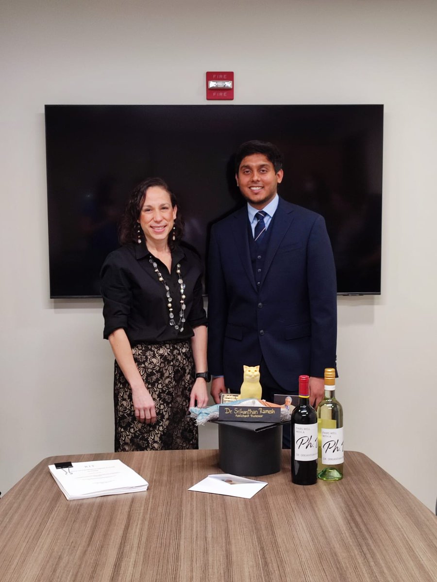 imed_lab's tweet photo. Habemus Dr. Ramesh!

On April 22, 2022 Sri defended his dissertation. We are extremely proud of him!
#PhD #PhDhat #Dissertation https://t.co/gjPBkn6rh8