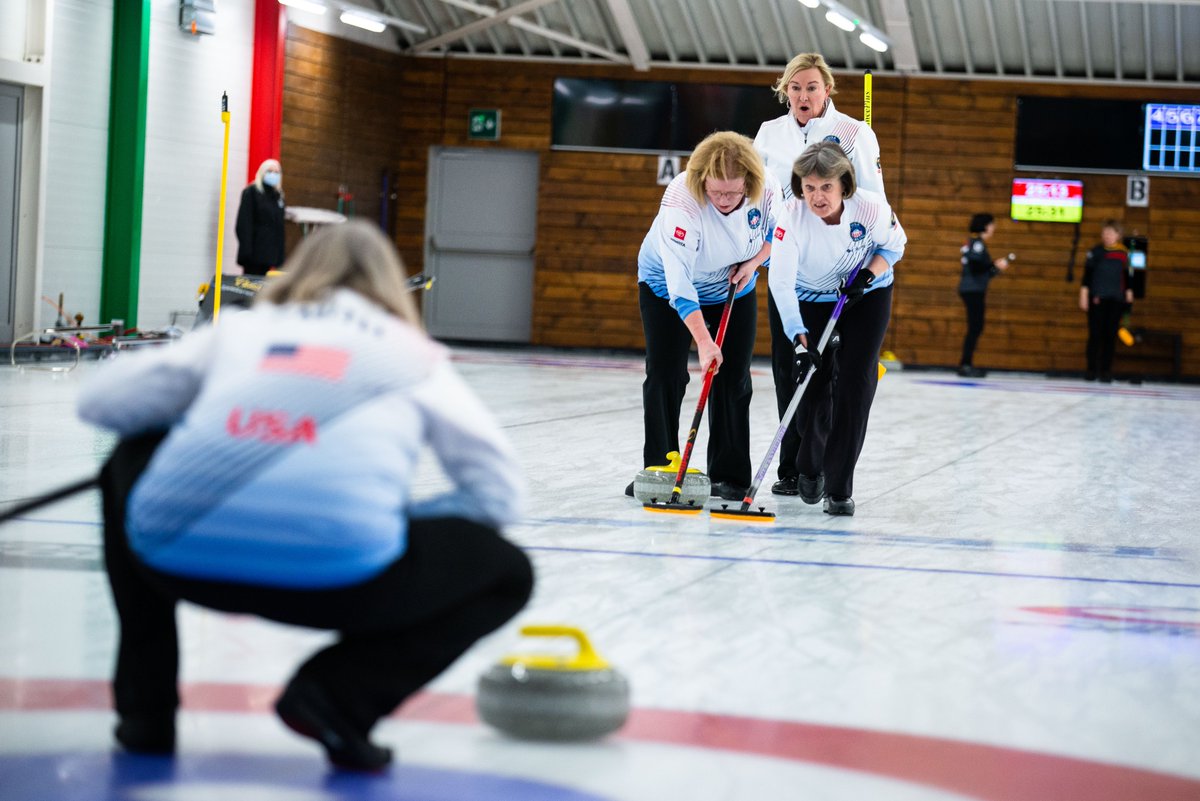 usacurl's tweet photo. Experience, camaraderie, and passion. The women representing Team USA at the World Senior Curling Championships 2022 are enjoying every moment 🇺🇸

STORY ➡️ https://t.co/oRCmF5kDLJ

(© WCF / Ansis Ventins)

#usacurling | #wscc2022 https://t.co/1YsdyWbOz2