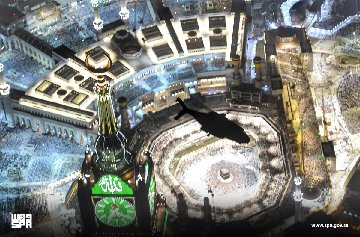 theholymosques's tweet photo. Night 27|| Masjid Al Haram witnesses huge number of worshipers and pilgrims! https://t.co/hu0Wc0KfBV