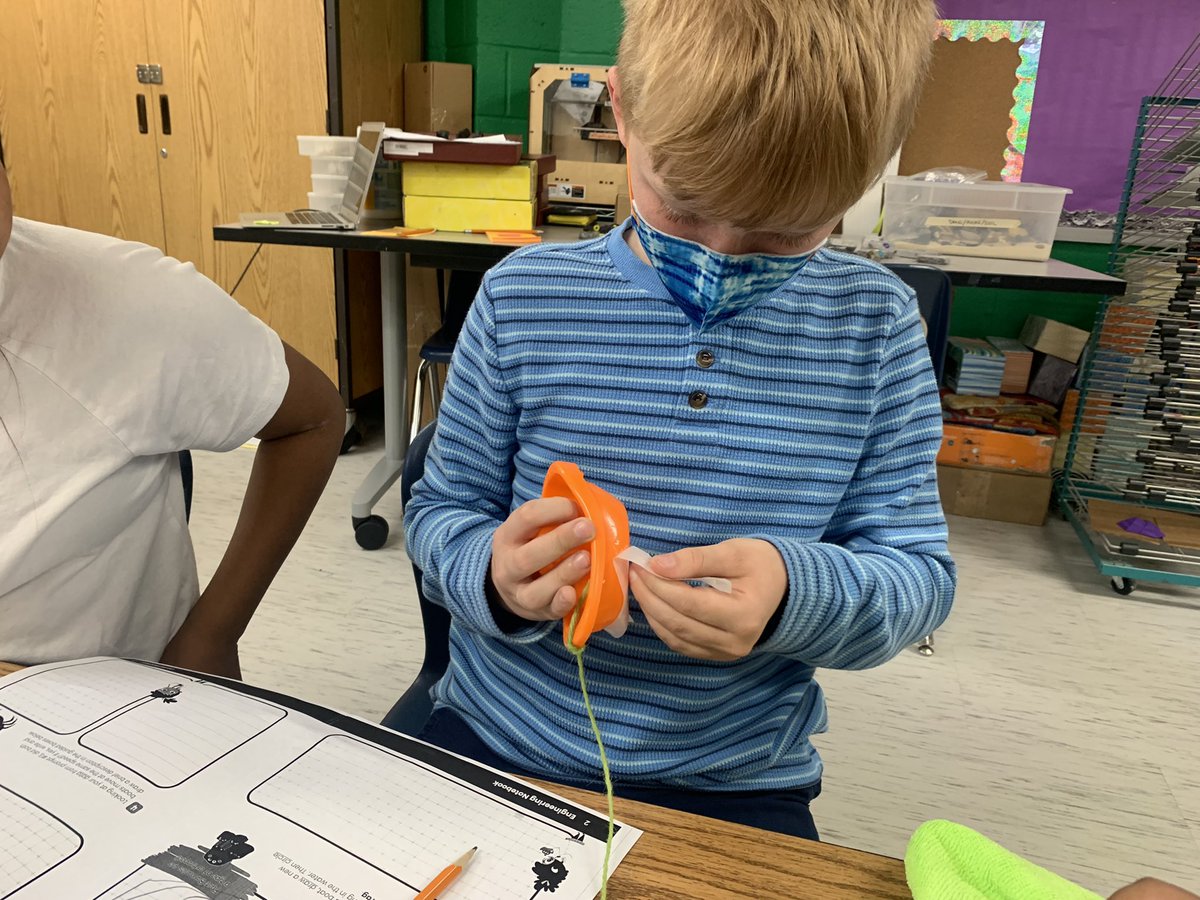 MissUpshurAPS's tweet photo. “Oh Barnacles”!! was a SMASH hit with our @abingdon4th graders!! What is an anti-fouling coat? How does it keep our boats clean? #problemandsolution!! #seaworthySTEM @SKlixbull @NAVSEA @AbingdonGIFT @APSVirginia #AbingdonRocks!! https://t.co/jz0Nscuyxv