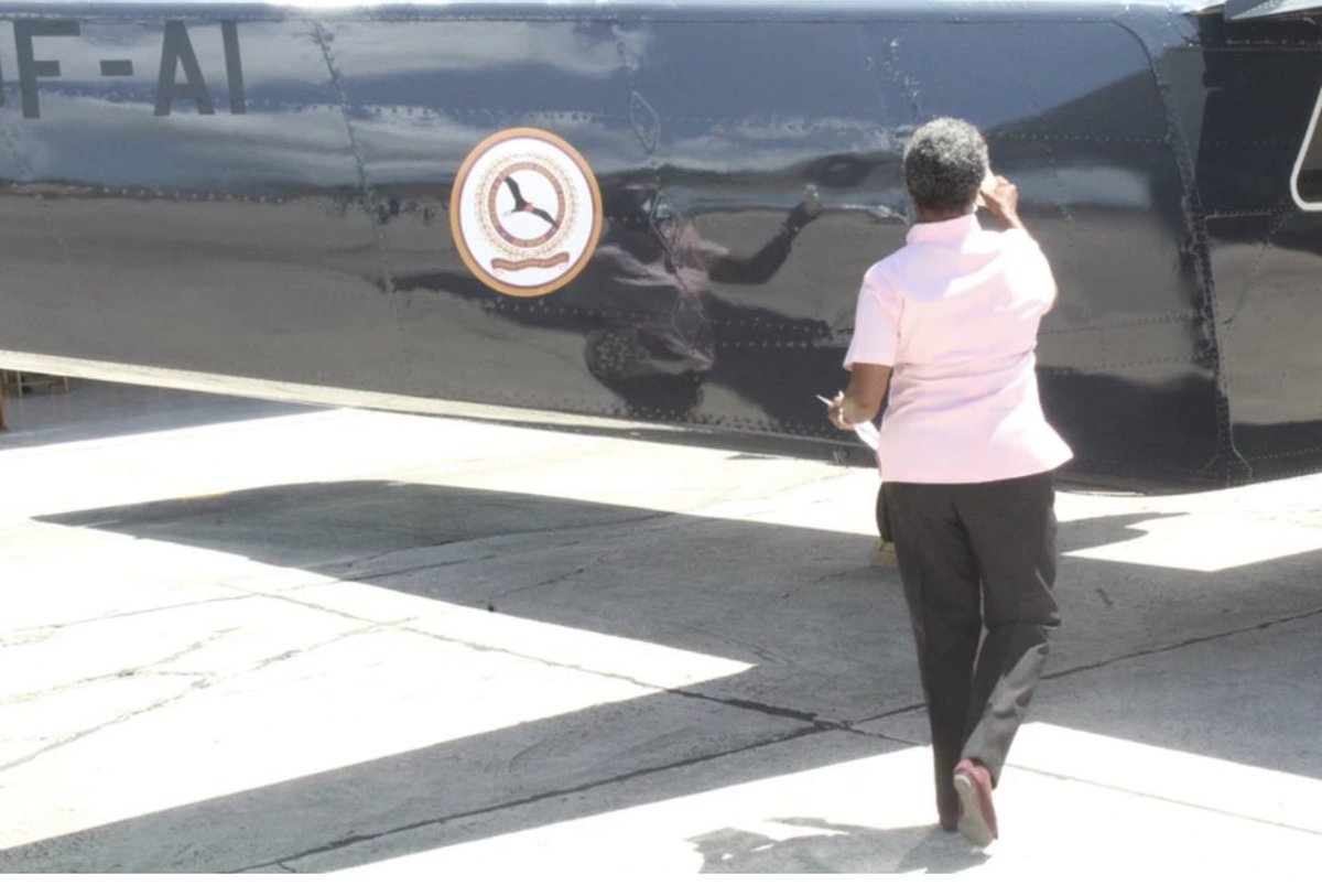 PucaraDefensa's tweet photo. Antigua y Barbuda comisiona su Ala Aérea
@brittennorman #islander #ABDF #bn2b #transporte #sar #medevac #vigilancia #rescate #COVID19 #police
https://t.co/JvpBya89OV https://t.co/J5kIHA1VcY
